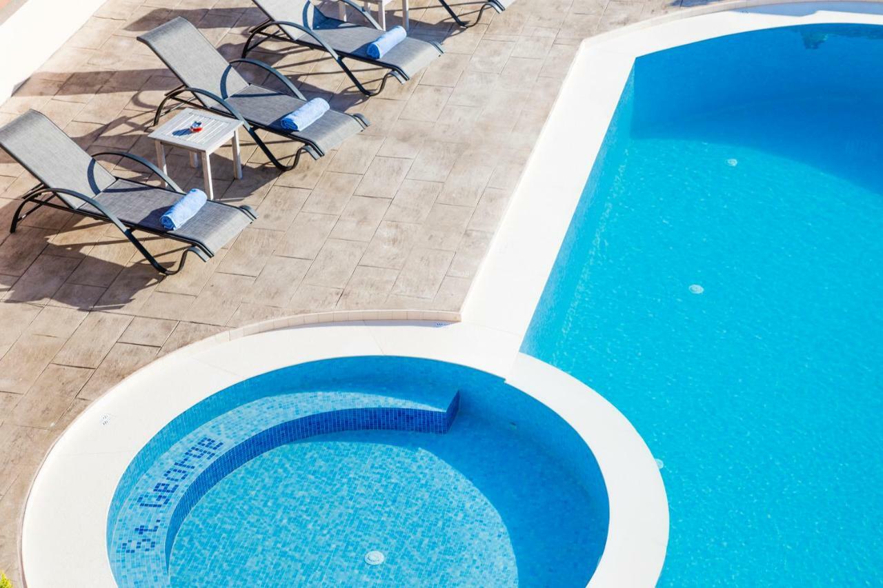 Villa Saint George Maroulás 외부 사진